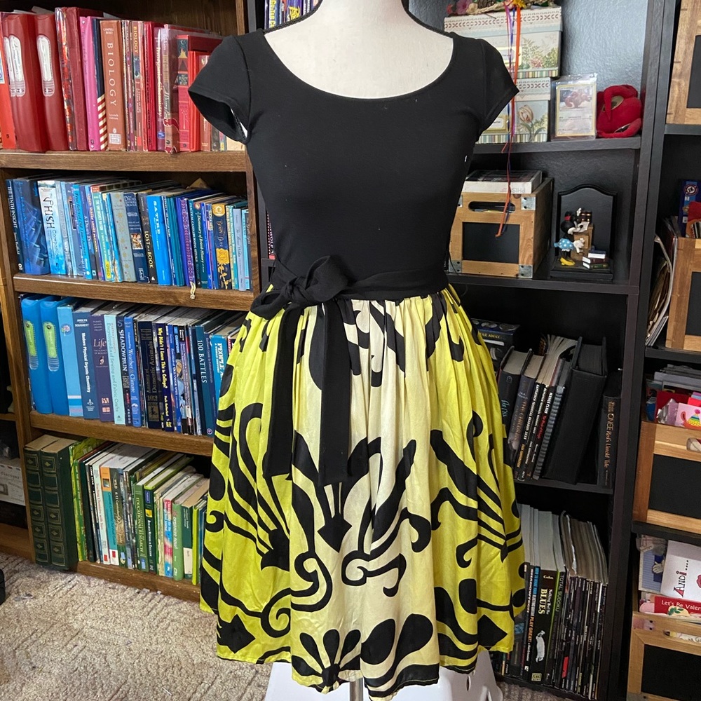 Alice and Olivia Green Black Floral Dress as seen on Blair a Waldorf Gossip Girl